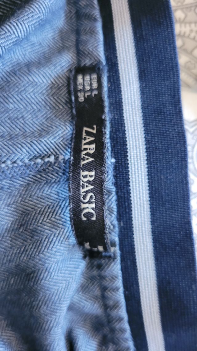 Pantalón azul de Zara