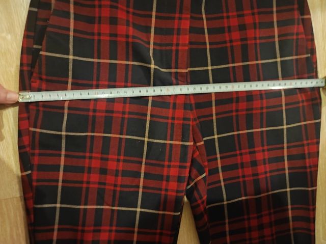 pantalón zara cuadro escoces rojo y azul talla M