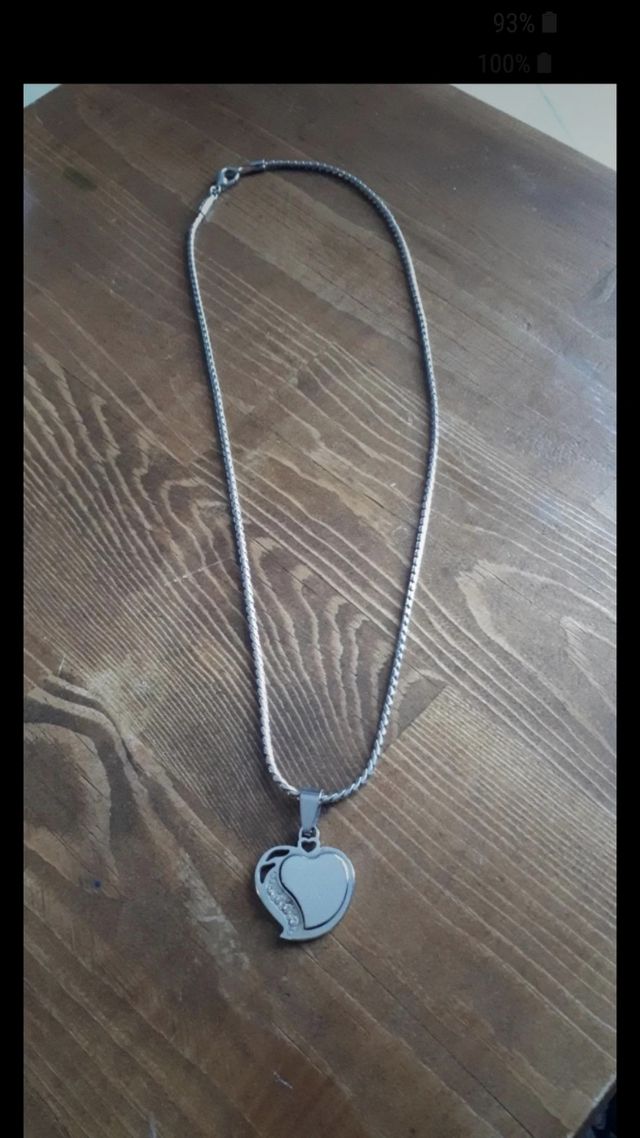 Collana vintage color argento con ciondolo