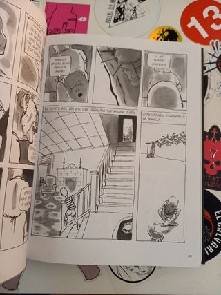 "Stitches-Una infancia muda"David Small. Tapa dura