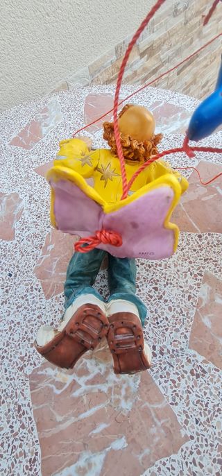 payaso volador figura decorativa