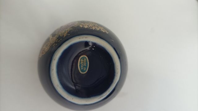 Platos y jarrón de porcelana Japonesa