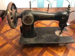 Máquina coser antigua