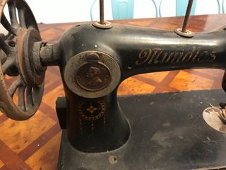 Máquina coser antigua