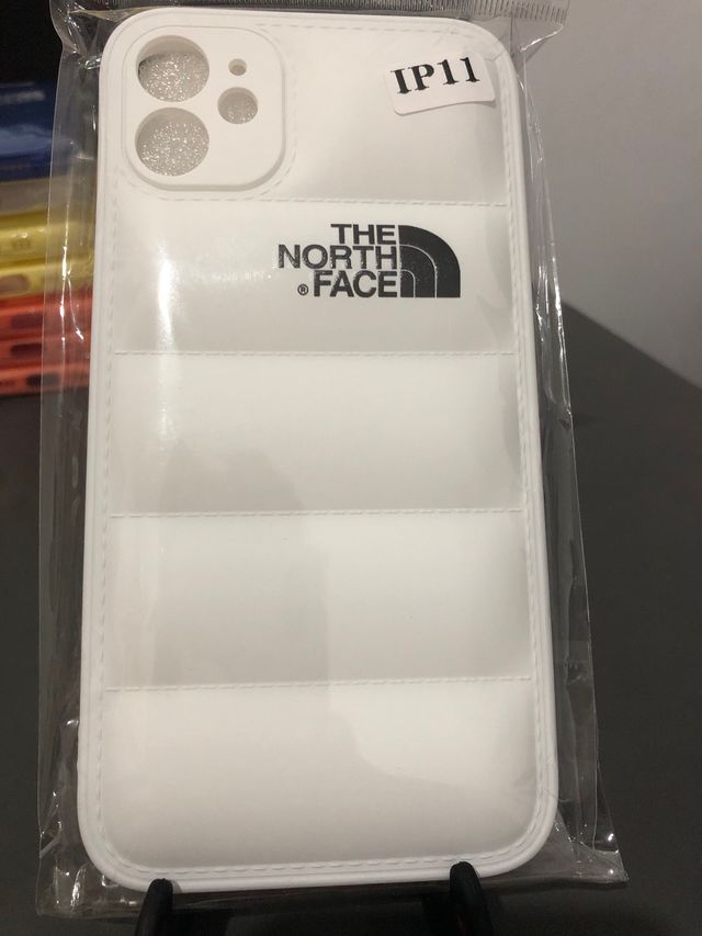 Cover North Face per iPhone 11 seconda mano per 6.99 EUR su Aranjuez su