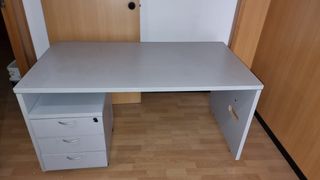 URGE! Mesa de escrito con 3 cajones de 150 x 80