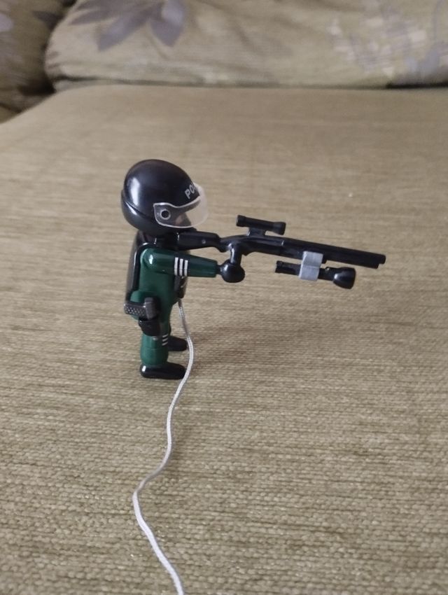 Muñeco palymobil policia