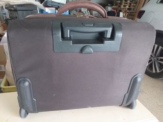 Maleta con ruedas