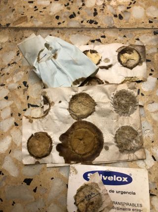 Botiquín antiguo coche clásico.