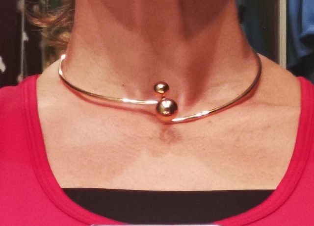 ELEGANTE collar dorado para ocasión especial