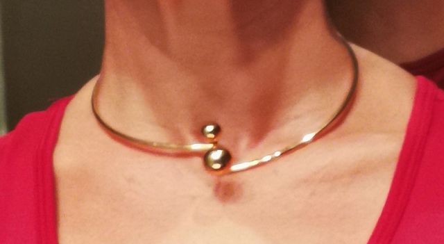 ELEGANTE collar dorado para ocasión especial