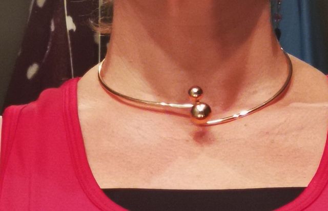 ELEGANTE collar dorado para ocasión especial