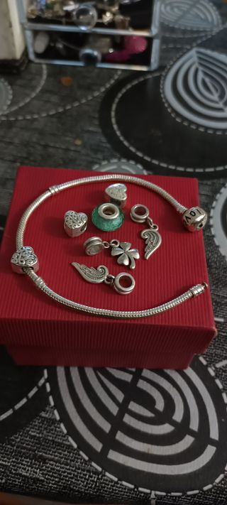 Pulsera y accesorios