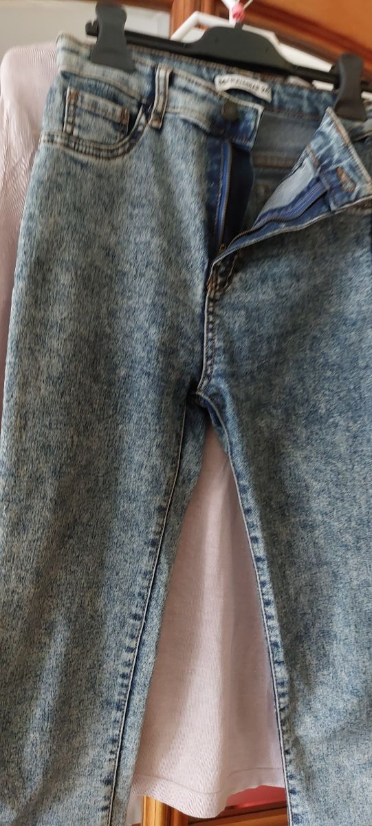 pantalon tejano, ajustado