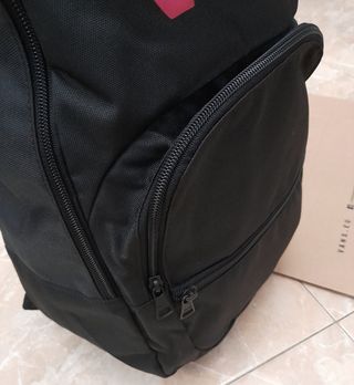 Mochila Vans Nueva color Negra 30L