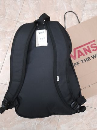 Mochila Vans Nueva color Negra 30L