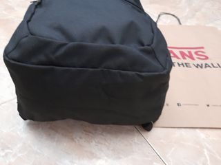 Mochila Vans Nueva color Negra 30L