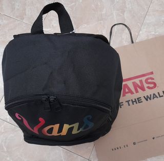 Mochila Vans Nueva color Negra 30L