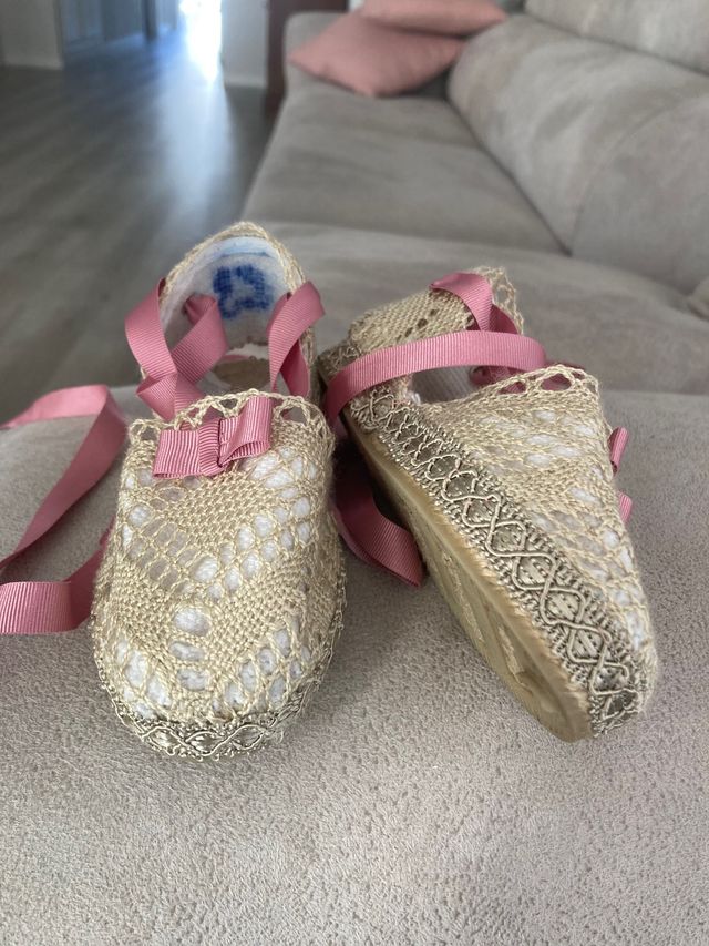 Zapatillas fallera niña sin estrenar