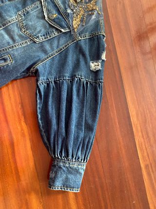 Cazadora denim Zara 