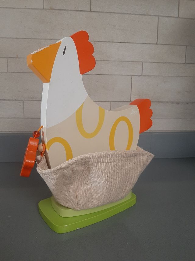 Gallina di Pasqua porta bon bon Sevi