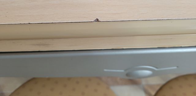 Mesa cocina extensible + 2 sillas + 2 taburetes