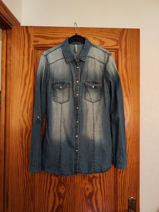 Camisa vaquera de Stradivarius