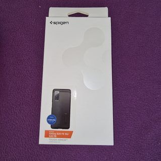 Spigen accessori vari tutto nuovo