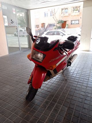 Kawasaki zx-10 tomcat de segunda mano por 3.000 EUR en Vilanova i