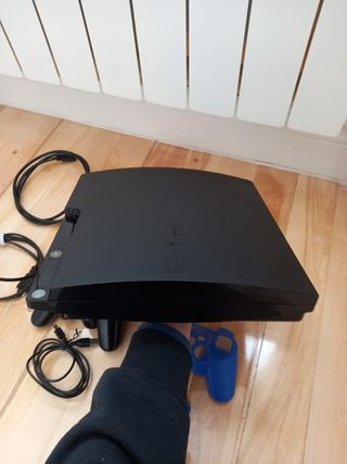 Ps3 slim 250gb + mando con funda + cables
