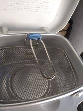 Freidora Ufesa Nueva de 2,5 litros