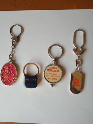 cuatro preciosos llaveros de la junta y Palencia.