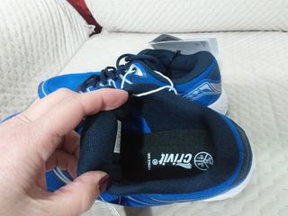 Scarpe sportive da donna.