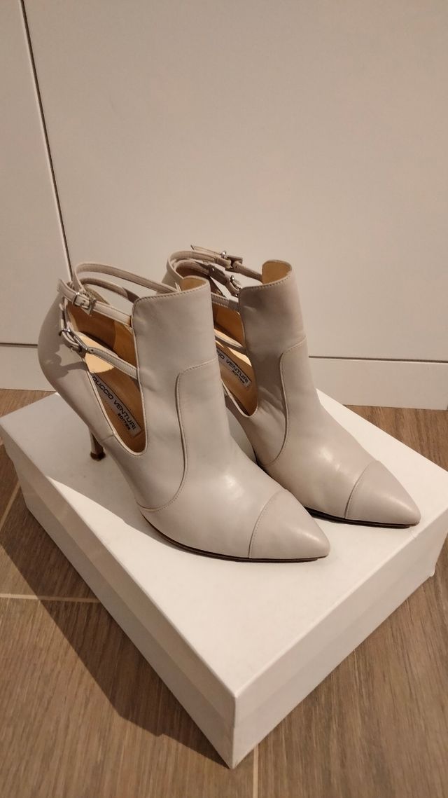 Zapatos Abotinados Ducio Venturi