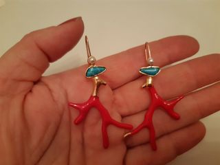 Pendientes diseño tipo coral rojo dorado y azul. M