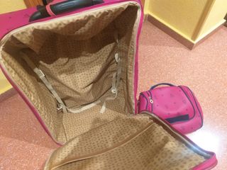 Maleta Caminatta roja mediana