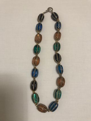 Collar de piedras de cristal colores 