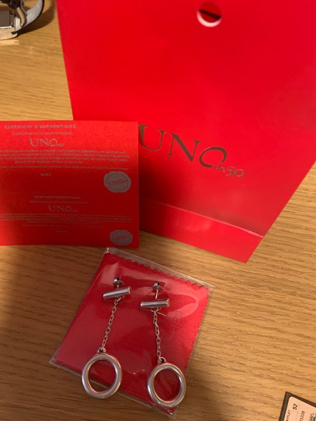 Pendientes de uno de 50