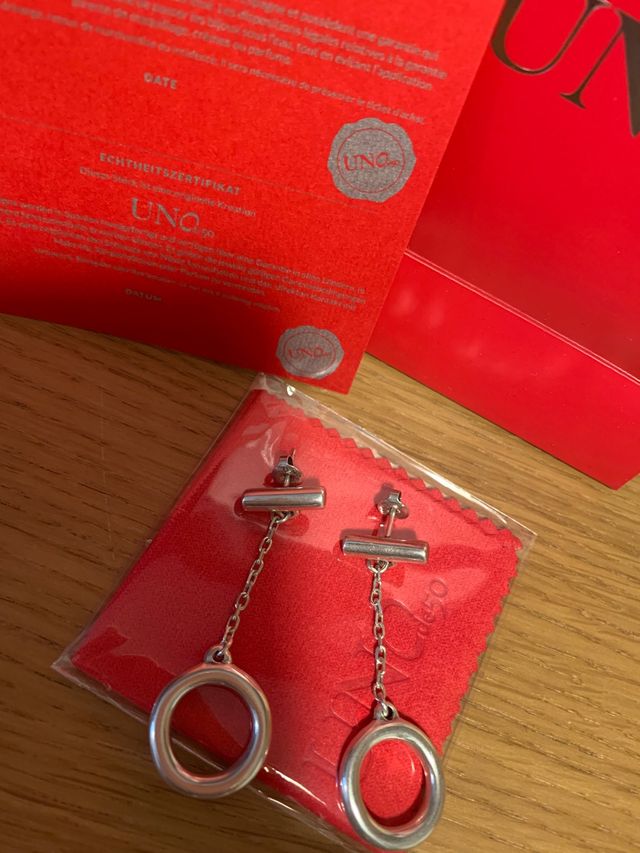 Pendientes de uno de 50