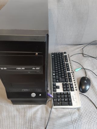 Ordenador sobremesa sin monitor