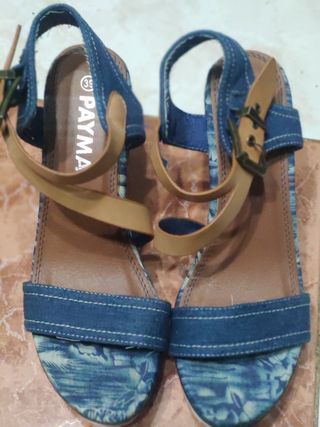 zapatos de tacón ancho