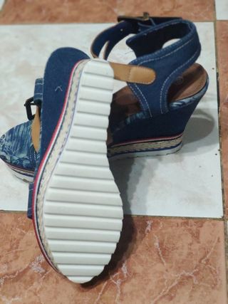 zapatos de tacón ancho