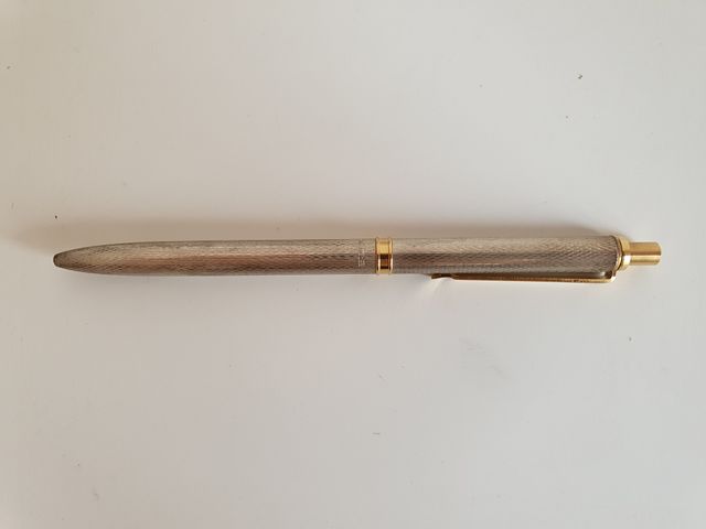 Bolígrafo DELTA Solid Silver 925 bañado en oro