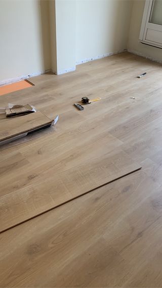 Instalación de parquet, suelo laminado, y vinilo