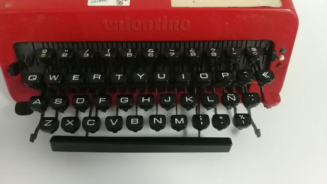 Máquina de escribir OLIVETTI Valentine