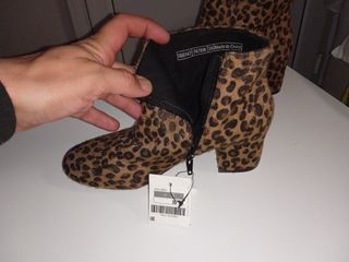 zapatos botines de leopardo