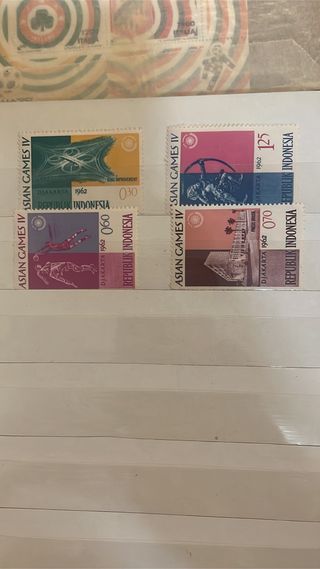 Francobolli e cartoline postali