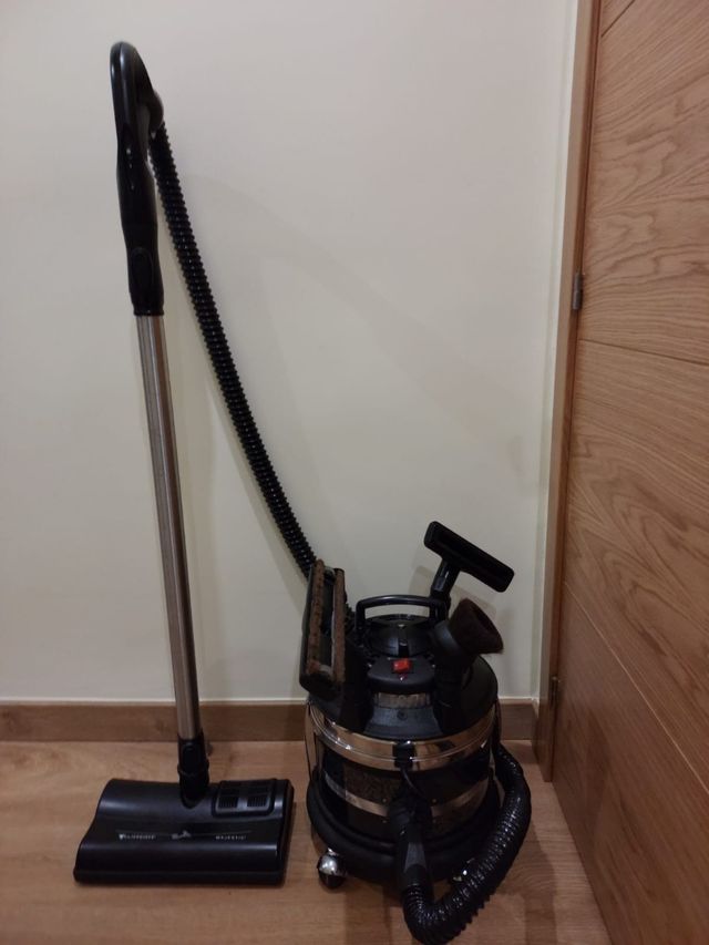 Aspirador Majestic y accesorios. Precio negociable