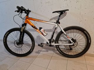 Bicicleta de montaña KTM