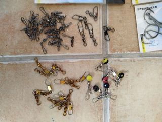 Anzuelos y giratorios a 2€ paquete